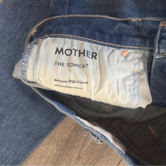 MOTHER women’s Straight Blue Jeans - Picture 4 of 5